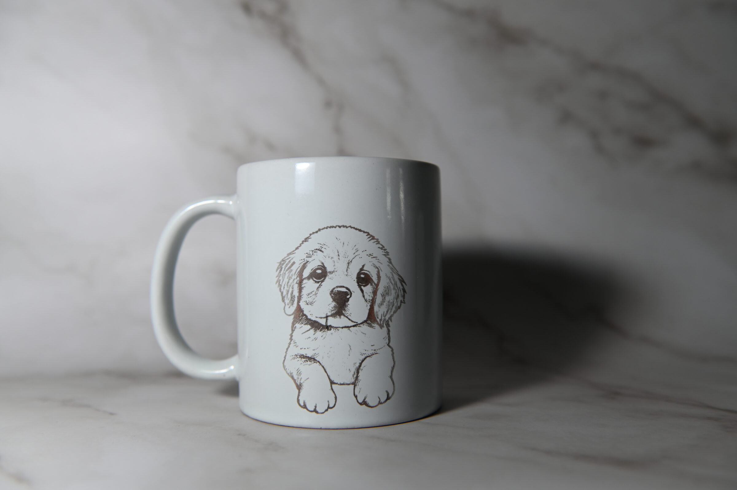 Mok met hondengravering – schattige pup 🐶☕
